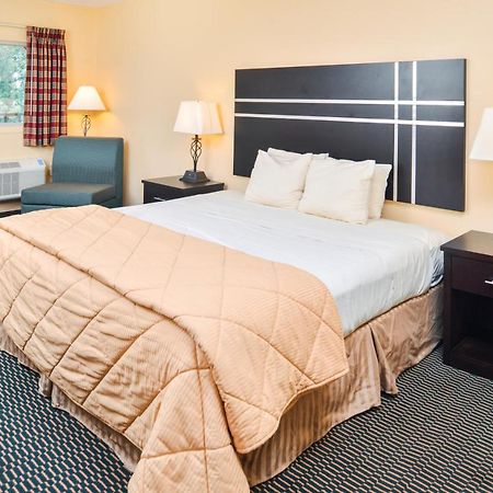 Soudersburg Inn & Suites Lancaster Ронкс Экстерьер фото