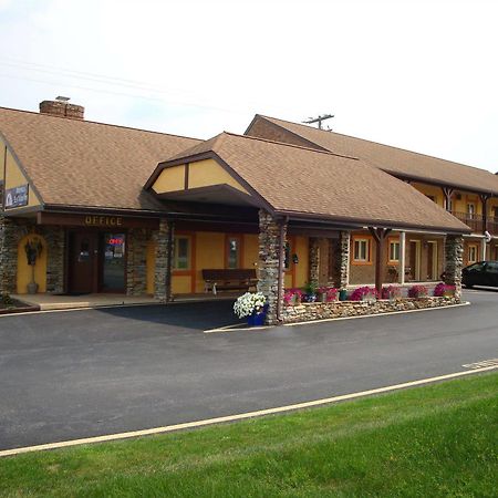 Soudersburg Inn & Suites Lancaster Ронкс Экстерьер фото