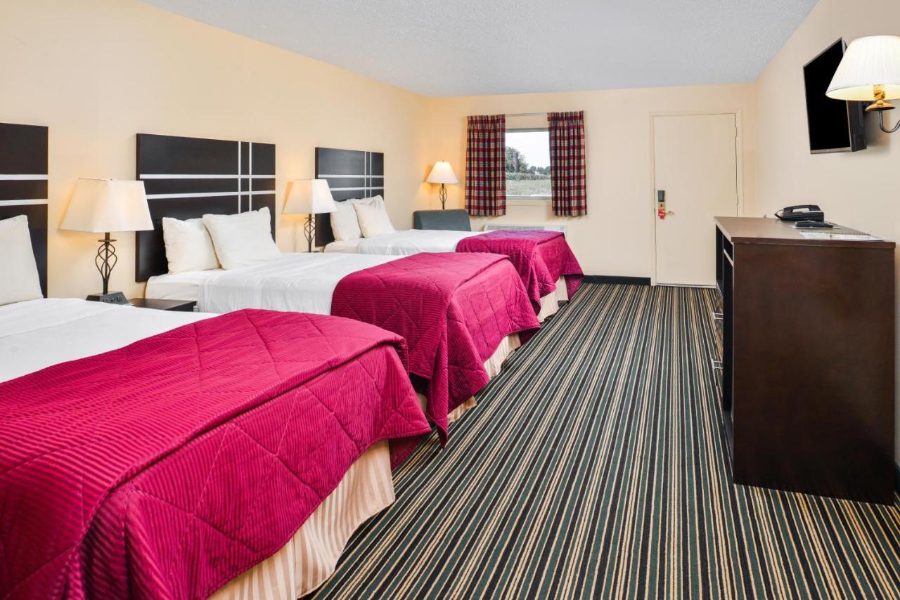 Soudersburg Inn & Suites Lancaster Ронкс Экстерьер фото
