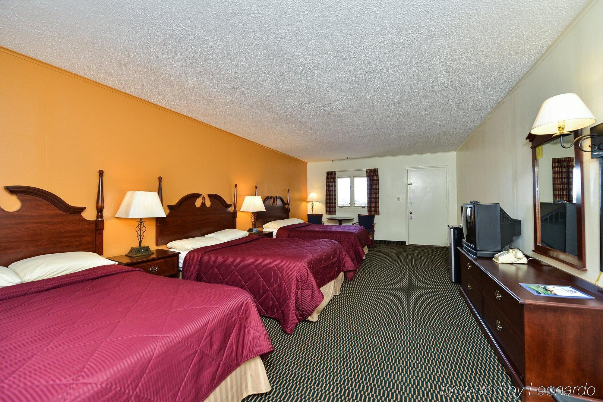Soudersburg Inn & Suites Lancaster Ронкс Экстерьер фото