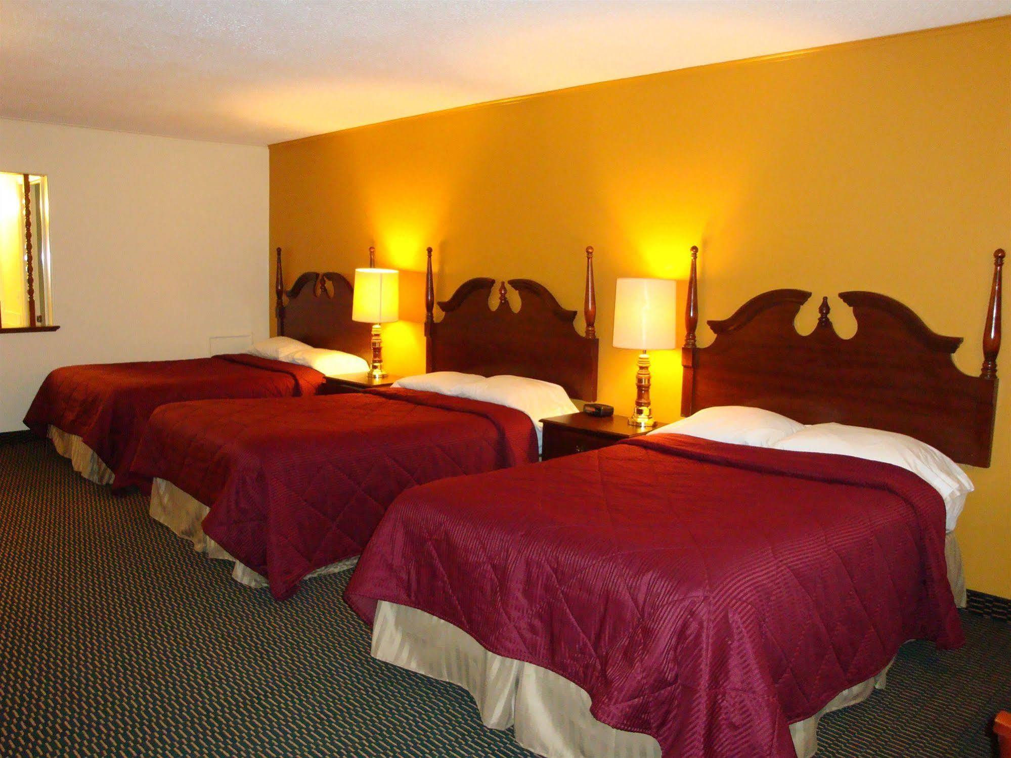 Soudersburg Inn & Suites Lancaster Ронкс Экстерьер фото