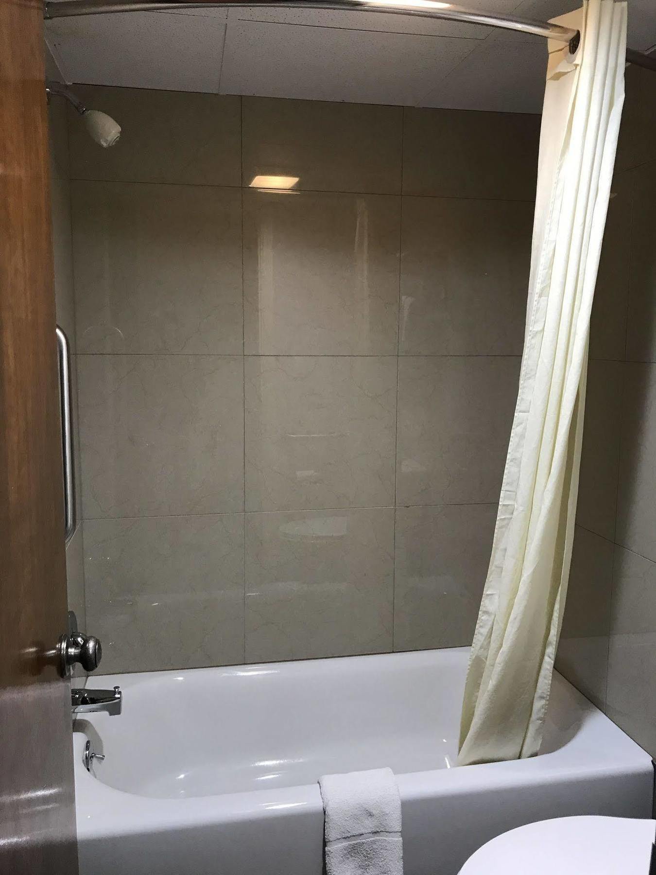 Soudersburg Inn & Suites Lancaster Ронкс Экстерьер фото